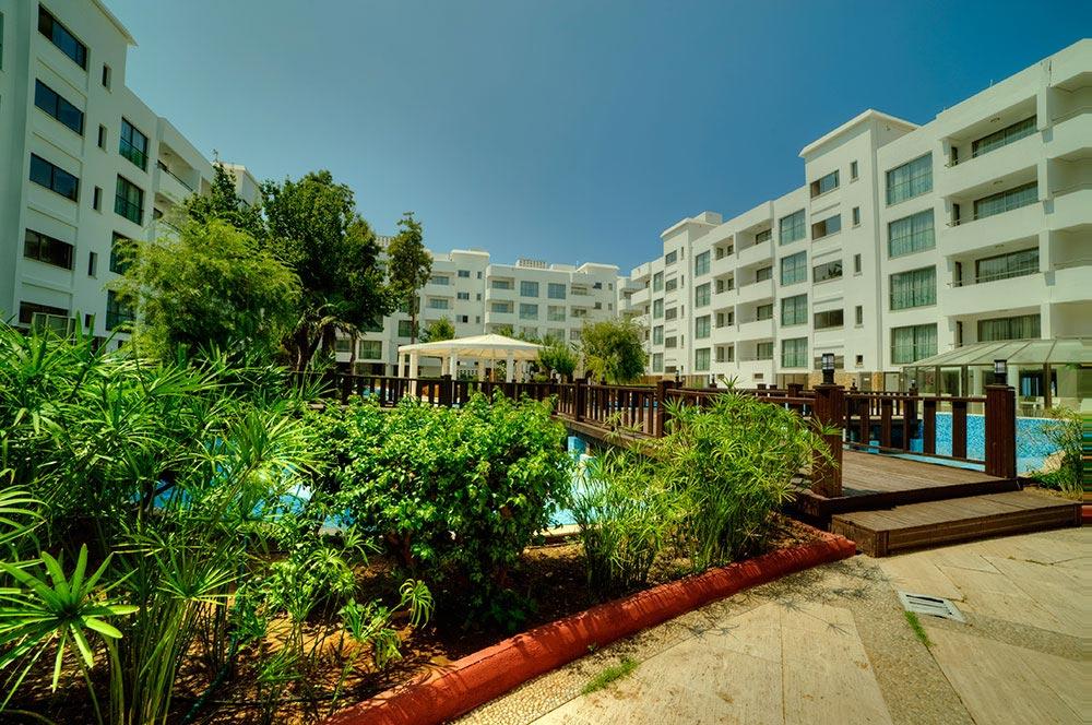Jasmine Court Hotel & Casino Kyrenia  Exteriör bild