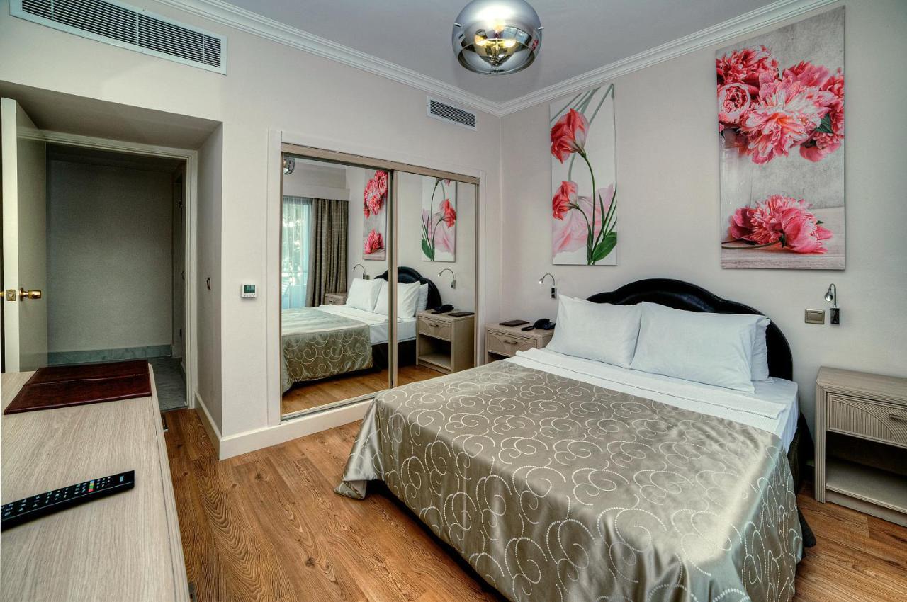 Jasmine Court Hotel & Casino Kyrenia  Exteriör bild