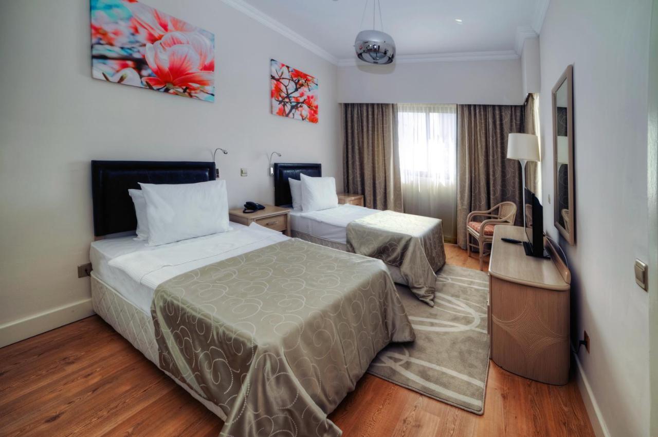 Jasmine Court Hotel & Casino Kyrenia  Exteriör bild