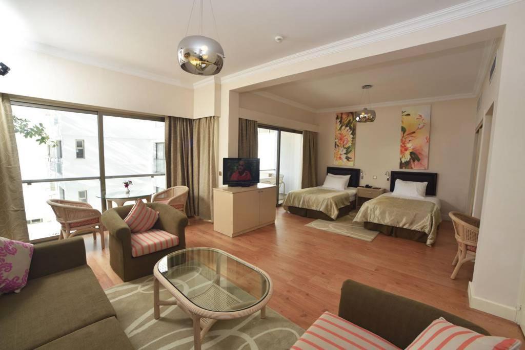 Jasmine Court Hotel & Casino Kyrenia  Exteriör bild