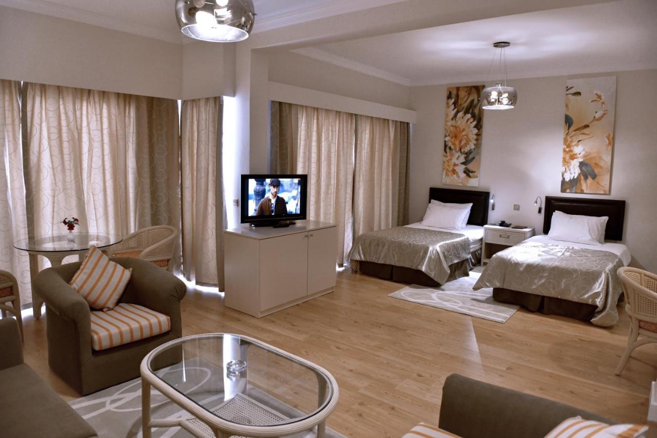 Jasmine Court Hotel & Casino Kyrenia  Exteriör bild