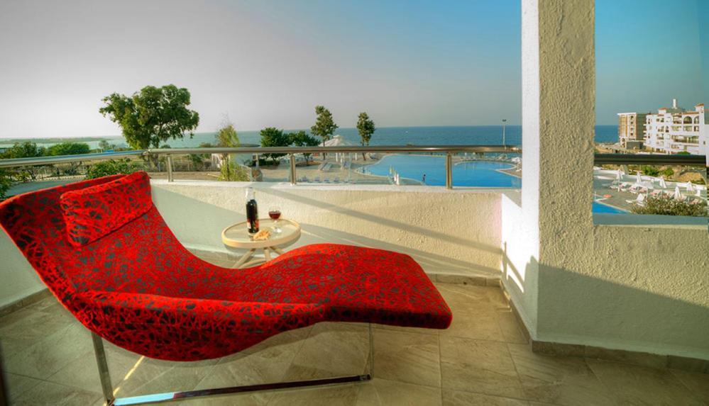 Jasmine Court Hotel & Casino Kyrenia  Exteriör bild