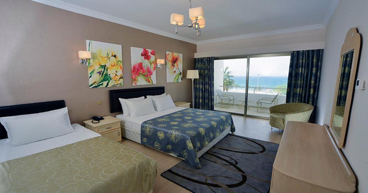 Jasmine Court Hotel & Casino Kyrenia  Exteriör bild