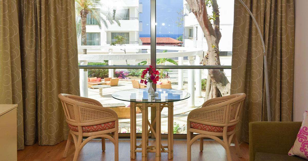 Jasmine Court Hotel & Casino Kyrenia  Exteriör bild