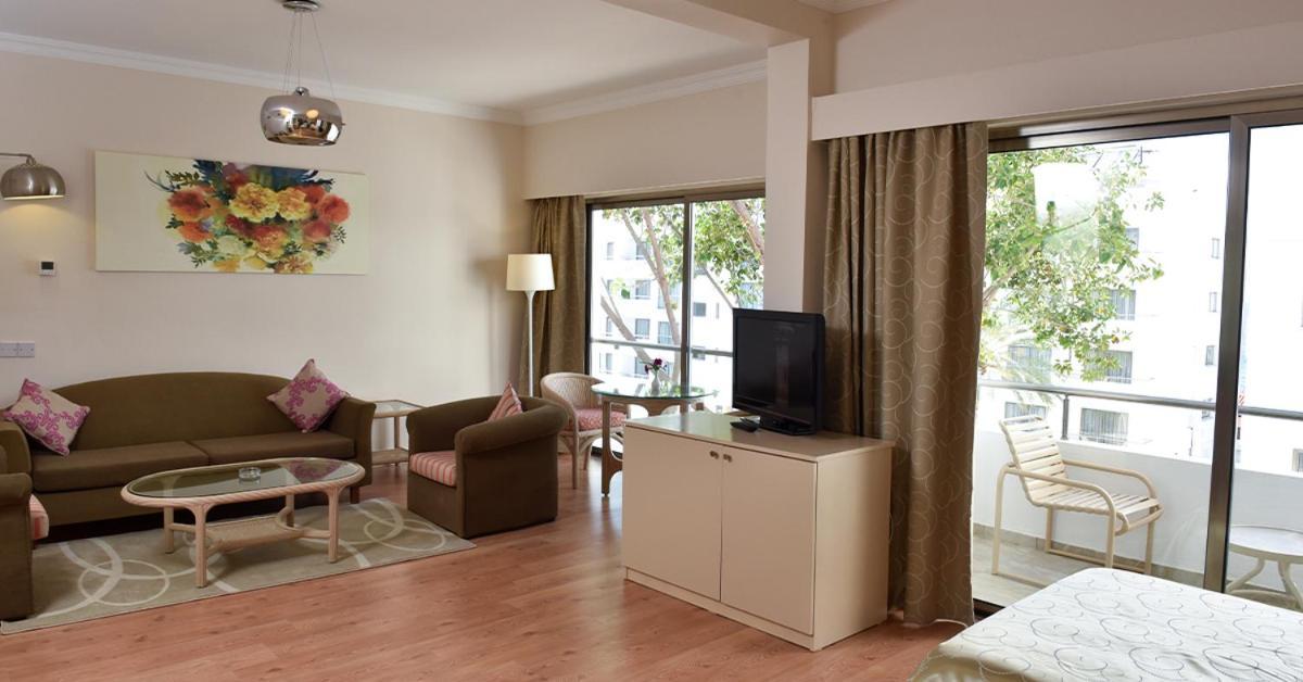 Jasmine Court Hotel & Casino Kyrenia  Exteriör bild