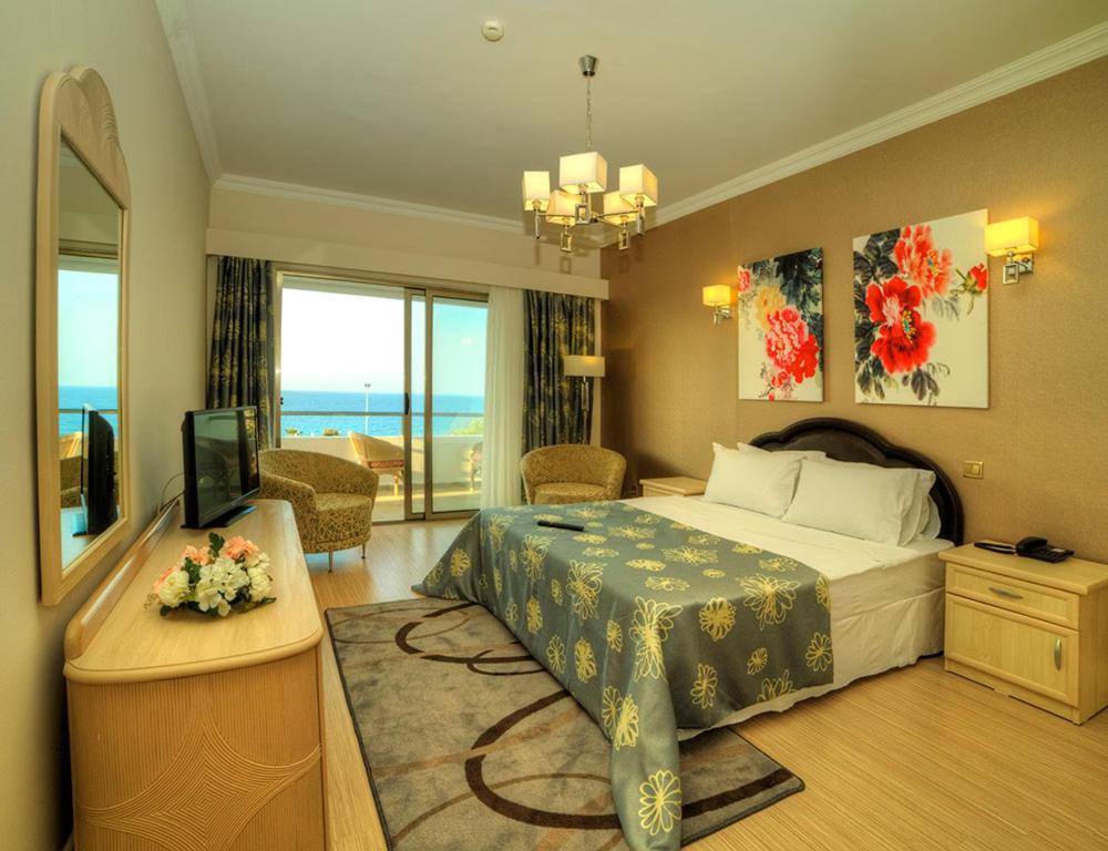 Jasmine Court Hotel & Casino Kyrenia  Exteriör bild