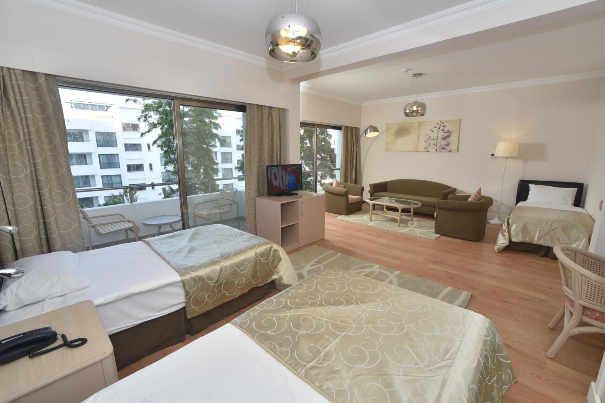Jasmine Court Hotel & Casino Kyrenia  Exteriör bild