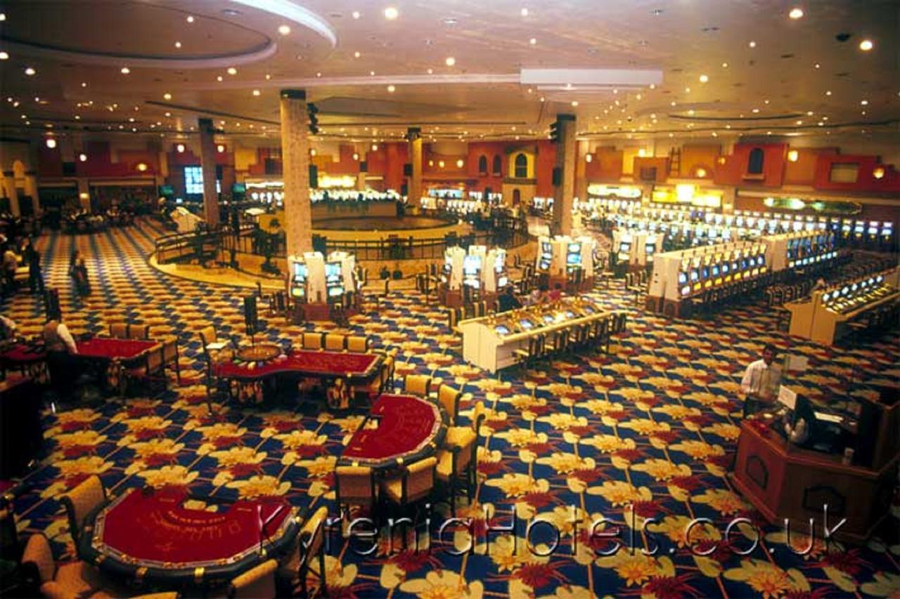 Jasmine Court Hotel & Casino Kyrenia  Exteriör bild